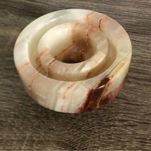 White and Cream Onyx Candle Holder - Picture 3 of 3